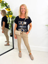 The Heather - Heart Graphic T-shirt